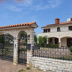 Mihael And Melani Apartment Poreč